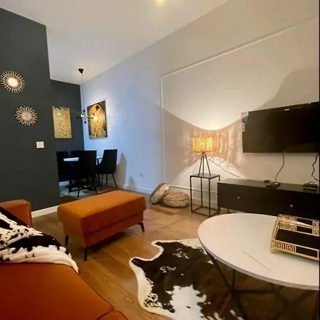 Royal Apartment *